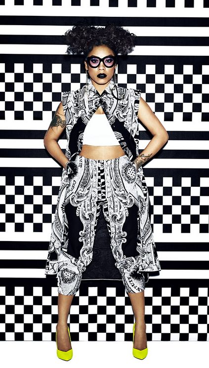 Keyshia Serving In Paisley