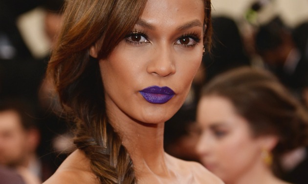 joan smalls met gala purple lipstick