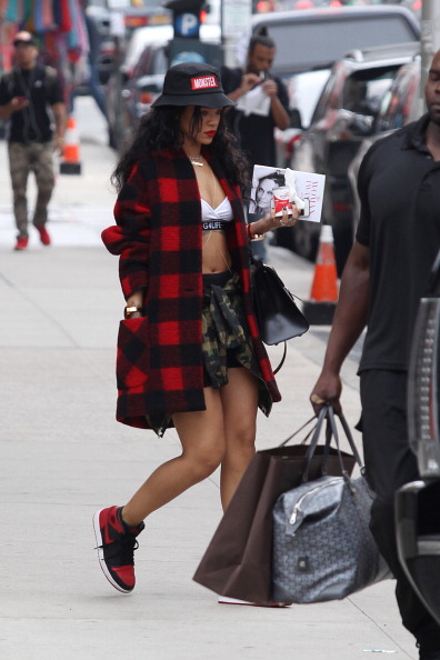 Rihanna Leaves Her Hotel For The Airport