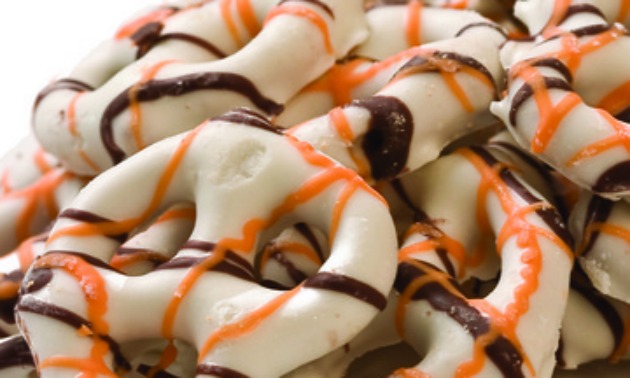 Fall Yogurt Pretzels