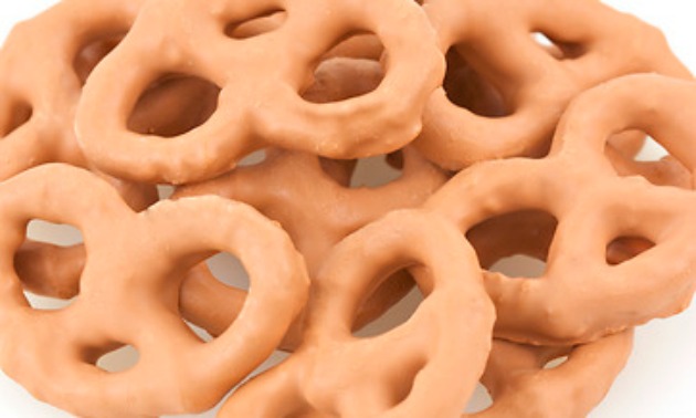Pumpkin Spice Yogurt Pretzels