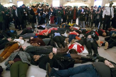 Eric Garner Supporters Stop NYC’s Busiest Commuters In Their Tracks
