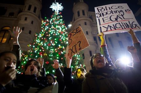 Christmas Tree Lighting Ceremony Attended By Protestors