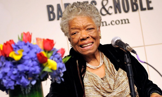 Maya Angelou Signs Copies Of 'Maya Angelou: Letter to My Daughter' - October 30, 2008