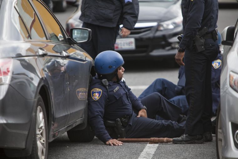 Police Officer Gets Hurt