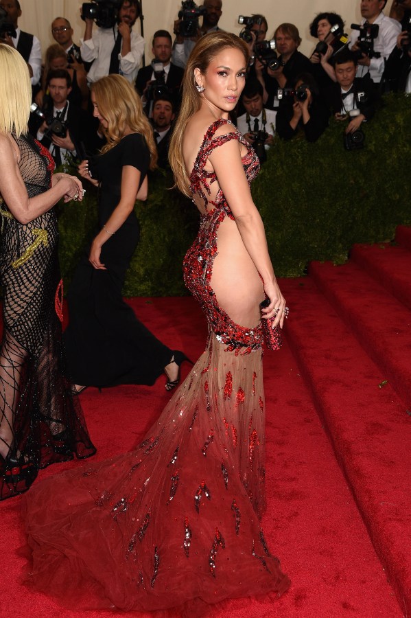 Celebrities arrive at the 2015 MET Gala