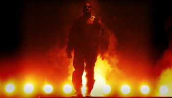 Kanye West Perform