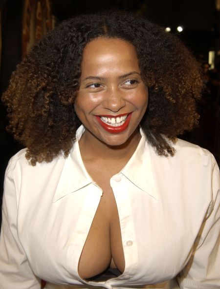 Lisa Nicole Carson