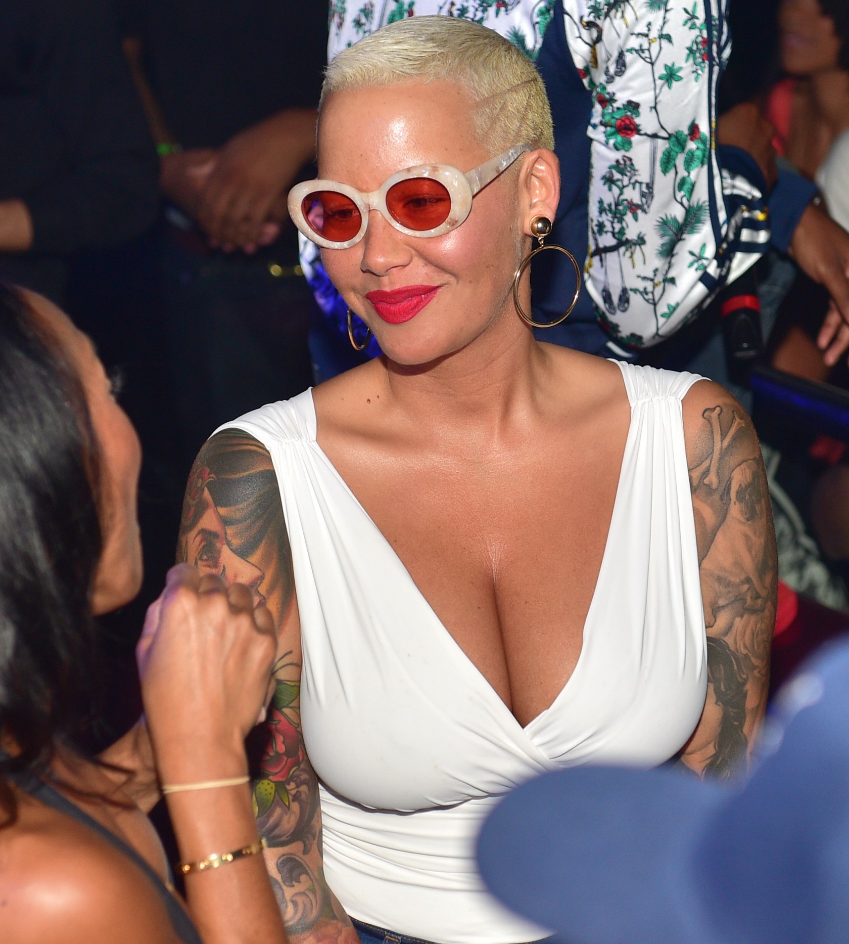 Amber Rose Host Compound