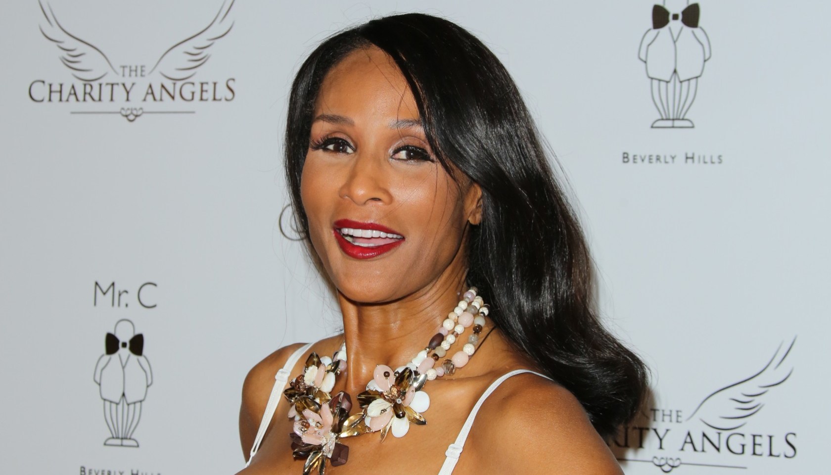 Linda's Voice Hosts BBQ And Bikinis Benefit