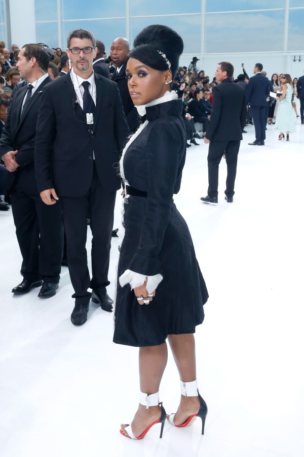 Chanel : Front Row - Paris Fashion Week Womenswear Spring/Summer 2016