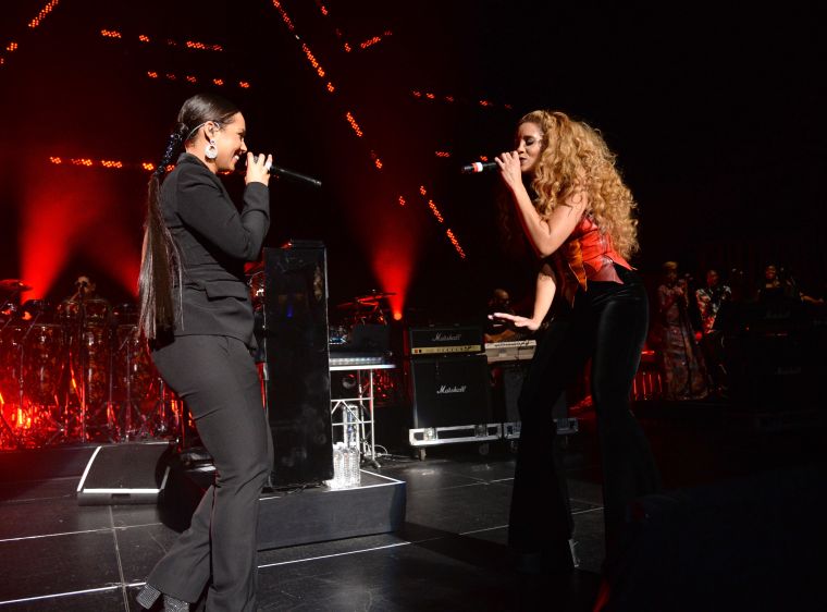 Alicia Keys & Lion Babe