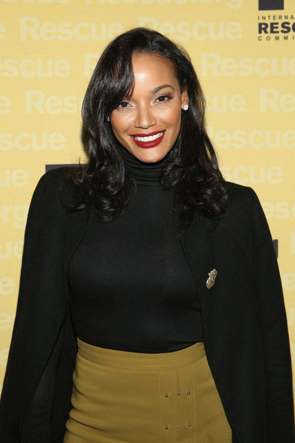 GET THE LOOK Selita Ebanks Wows In The Perfect Layered Look 97 9 The Box
