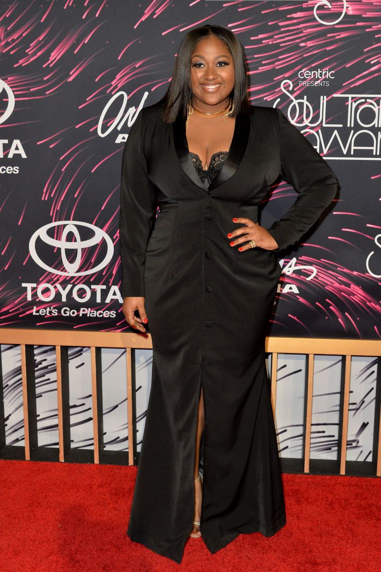 Jazmine Sullivan Looking Snatched in All Black