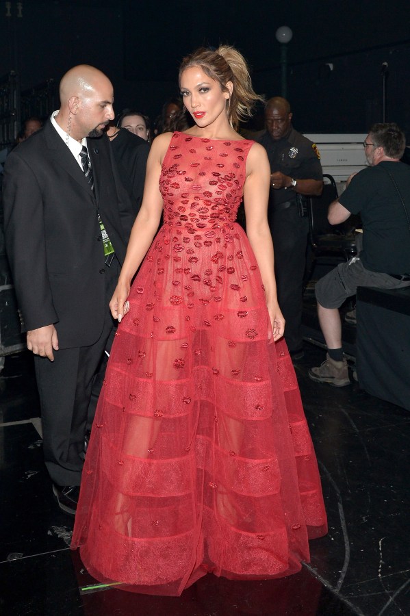 2015 American Music Awards - Backstage And Audience