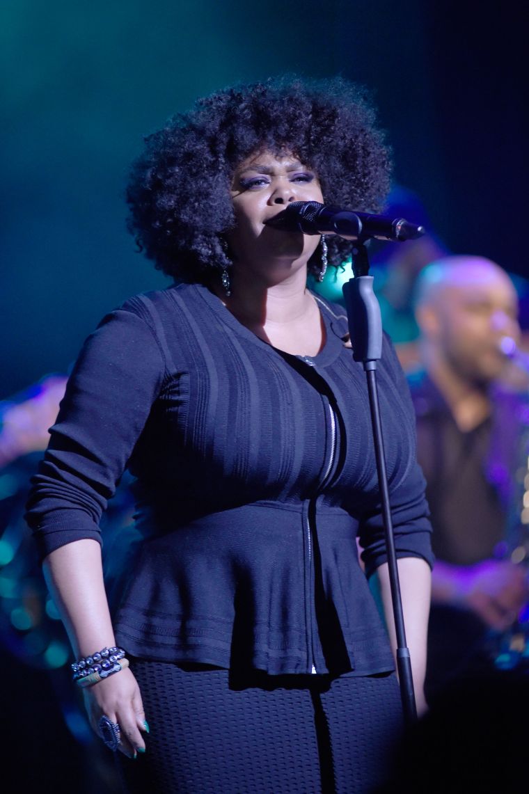Jill Scott Performing