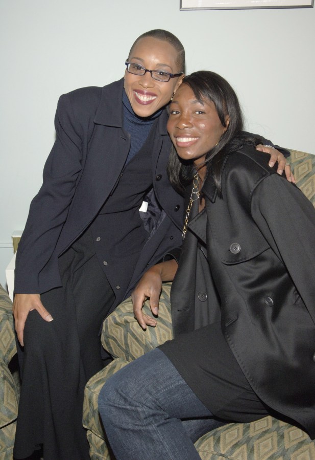 Serena Williams and Venus Williams Sign Their Book 'Serving From the Hip' at Barnes & Noble in New York City - April 29, 2005