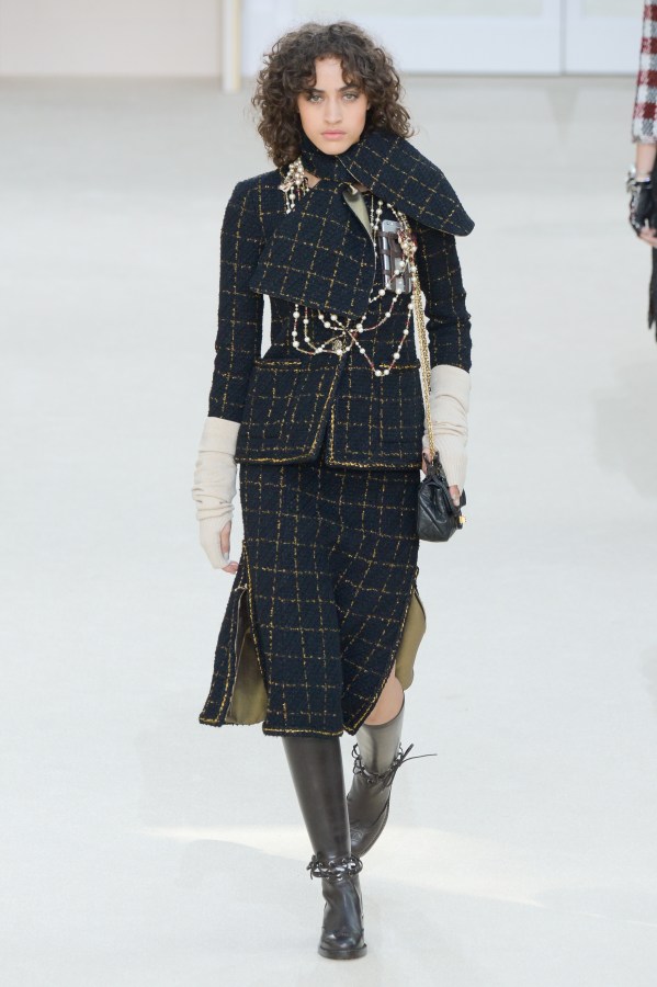 Chanel : Runway - Paris Fashion Week Womenswear Fall/Winter 2016/2017