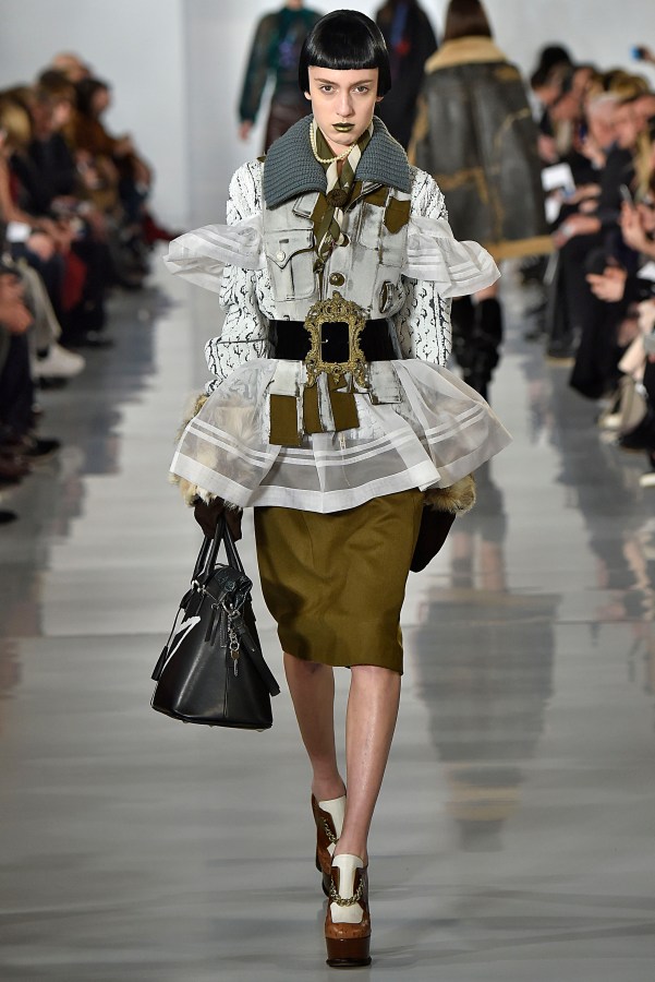 Maison Margiela : Runway - Paris Fashion Week Womenswear Fall/Winter 2016/2017