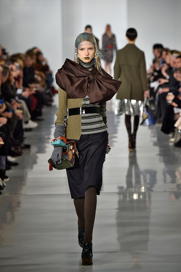 Maison Margiela : Runway - Paris Fashion Week Womenswear Fall/Winter 2016/2017