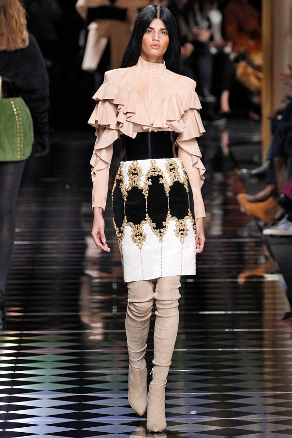 Balmain : Runway - Paris Fashion Week Womenswear Fall/Winter 2016/2017