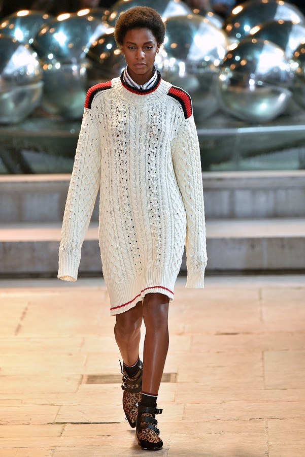 Isabel Marant : Runway - Paris Fashion Week Womenswear Fall/Winter 2016/2017