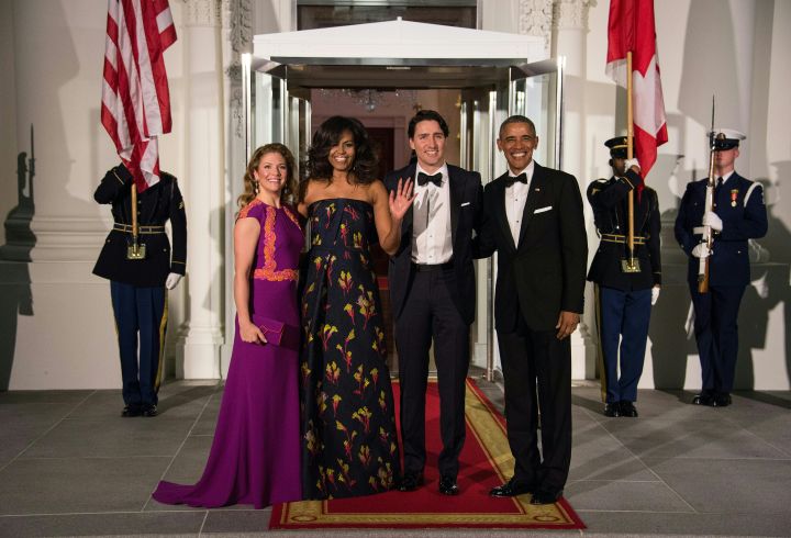 Barack & Michelle Obama posing with the Canadian Prime Minister Justin Trudeau, Sophie Gregoire Trudeau