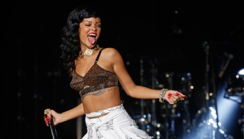 Rihanna Plays London Leg Of Her 777 Tour