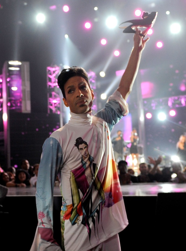 Prince at the 2010 BET Music Awards