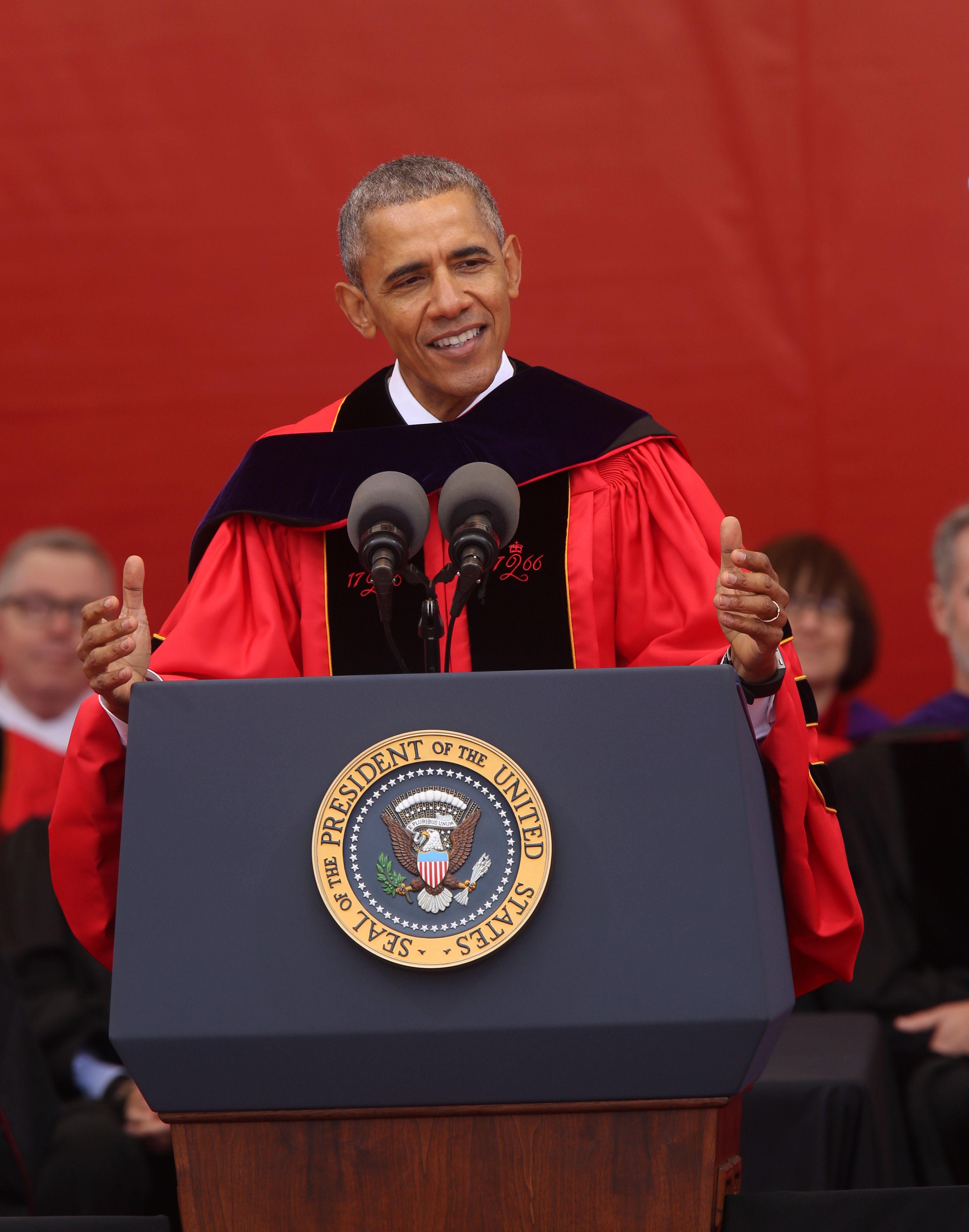 Barack obama commencement speech 2016 picture