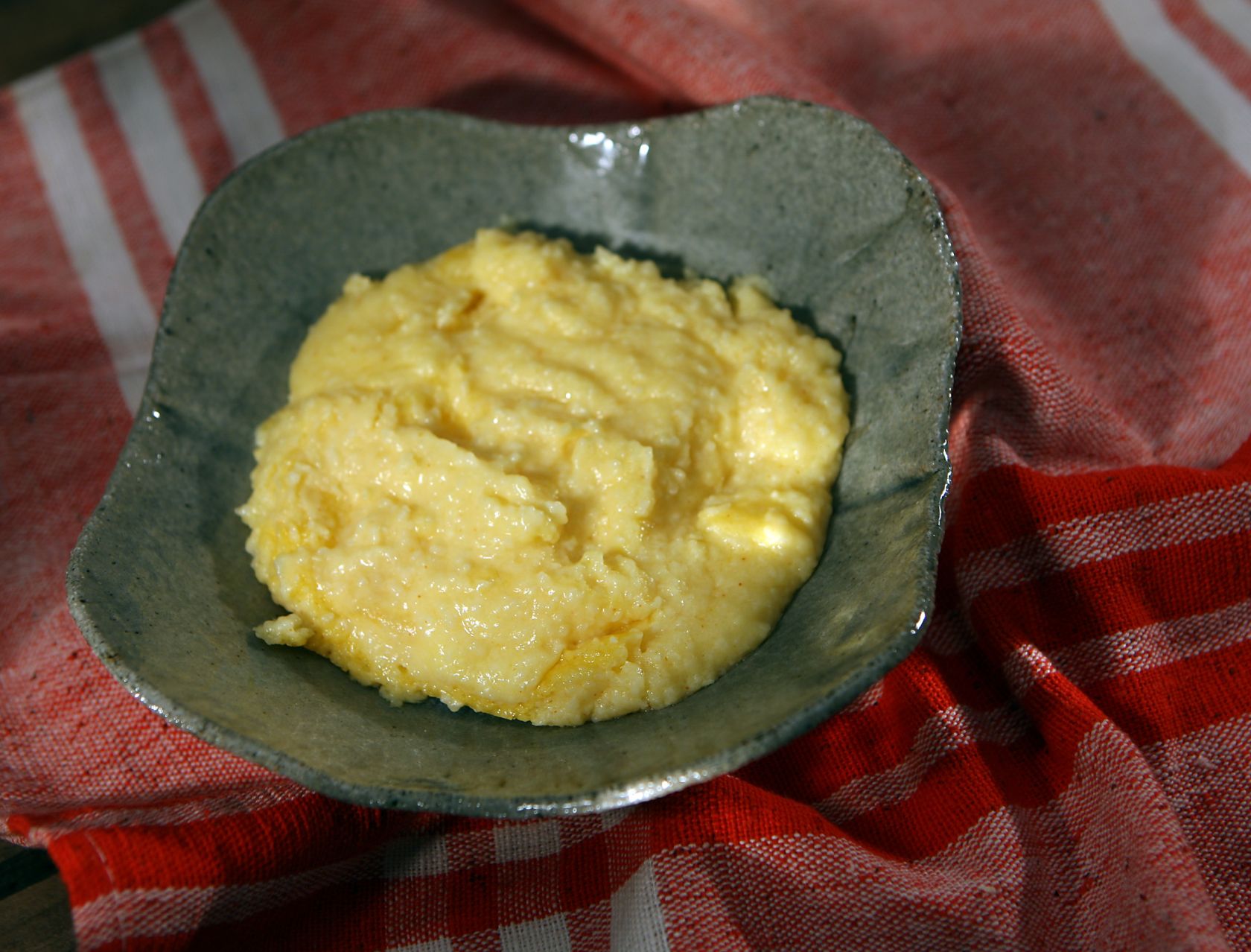 Pioneer Woman: A bowl of cheesey grits.