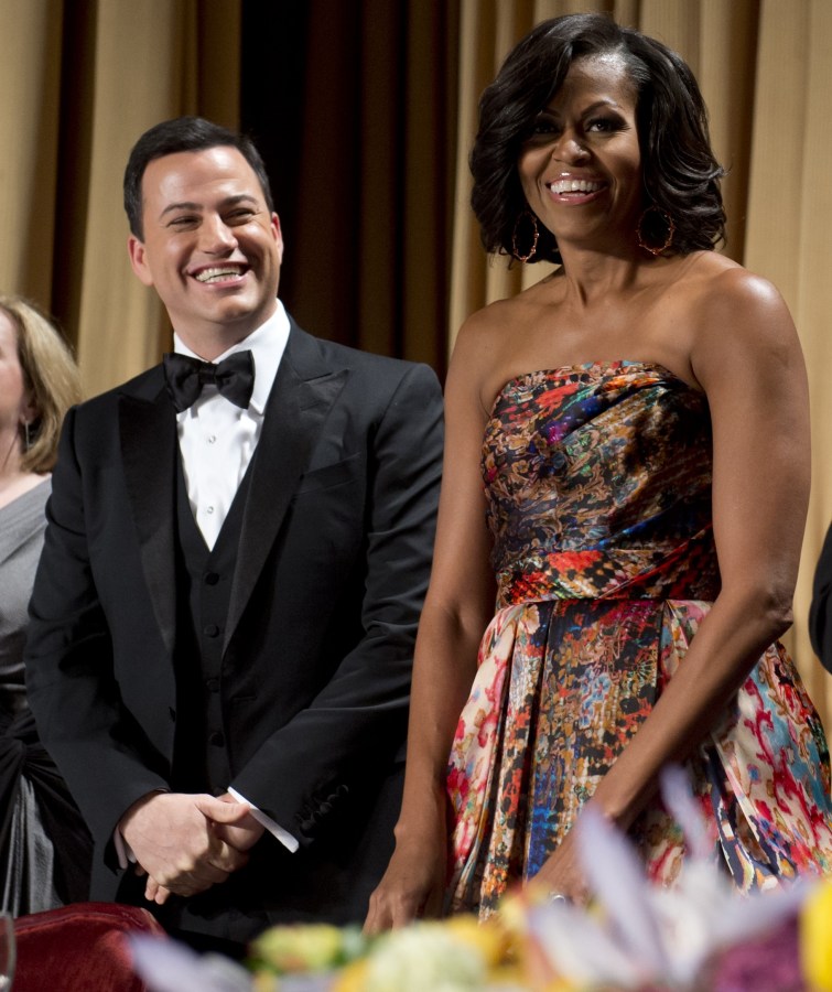 Television host Jimmy Kimmel (L) alongsi