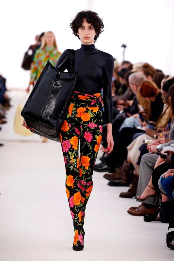 Balenciaga : Runway - Paris Fashion Week Womenswear Spring/Summer 2017