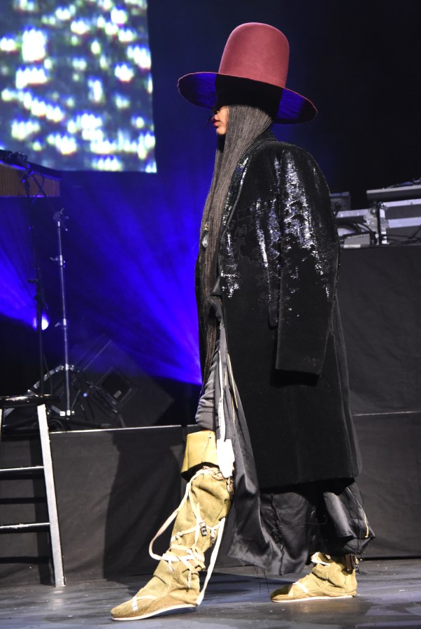 Erykah Badu Performs At The Warfield