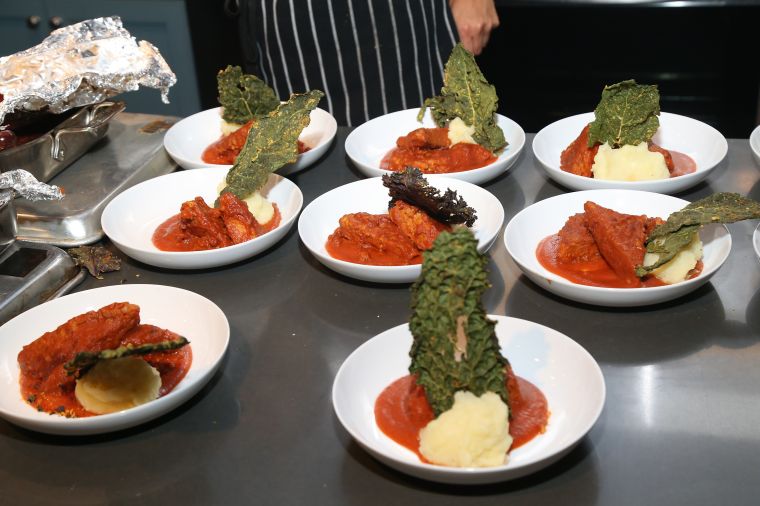 Erykah Badu Hosts Soul Train Soul Food Vegan Dinner Party