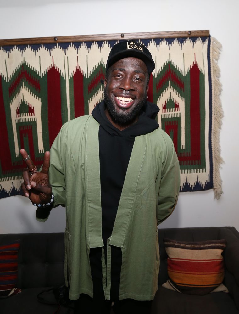 Erykah Badu Hosts Soul Train Soul Food Vegan Dinner Party