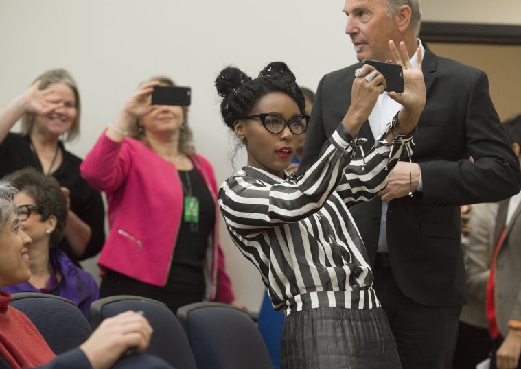 Celeb Pics Of The Week 12/10 – 12/16