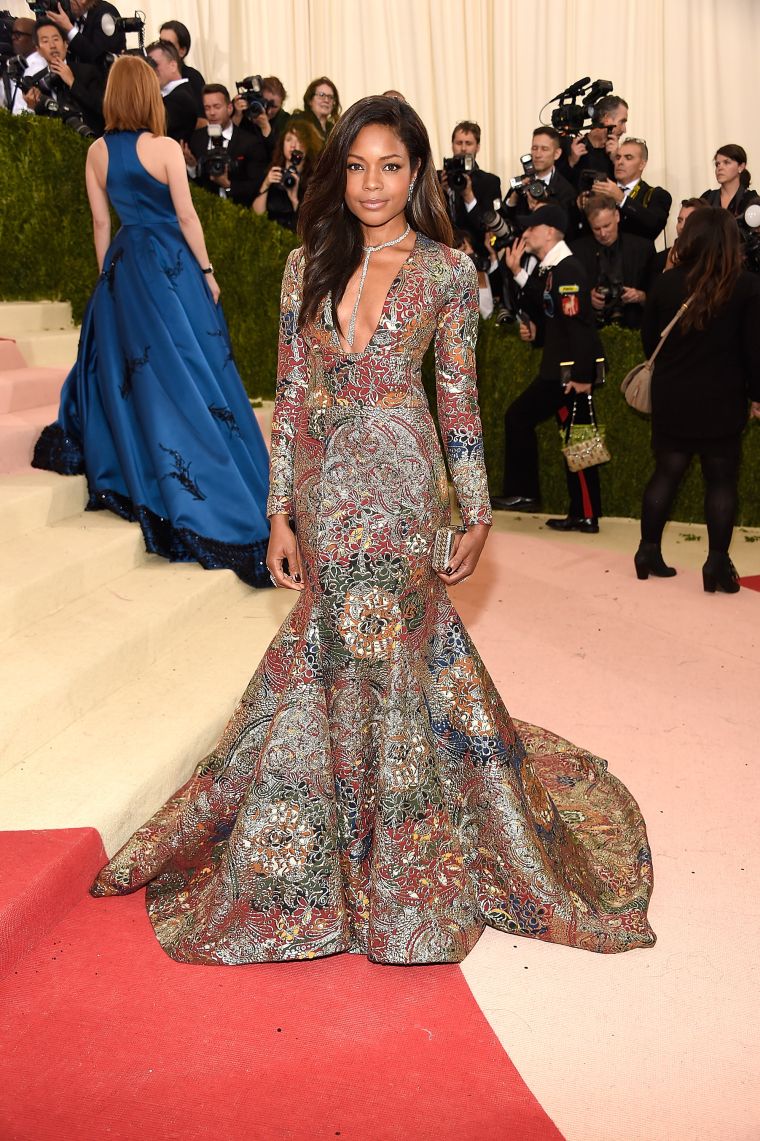 NAOMIE HARRIS AT THE 2016 MET GALA