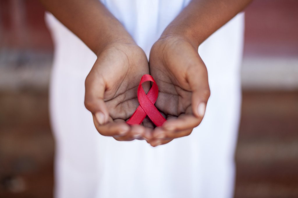 Детский вич. ВИЧ СПИД. Пока жива память жив человек. ВИЧ картинки. Международный день памяти жертв СПИДА.