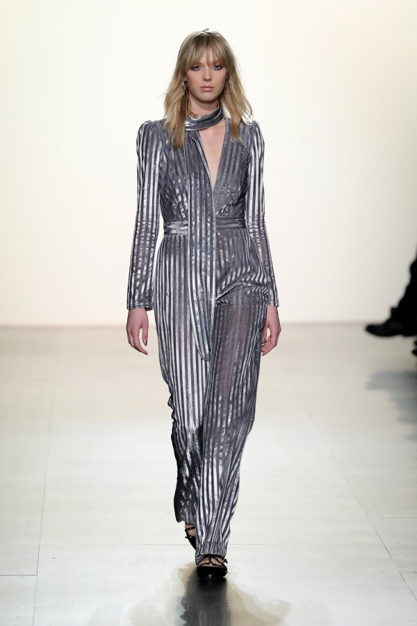 Tadashi Shoji - Runway - February 2017 - New York Fashion Week: The Shows