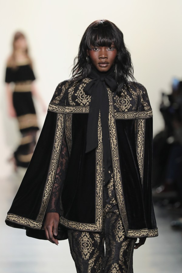 Tadashi Shoji - Runway - February 2017 - New York Fashion Week: The Shows