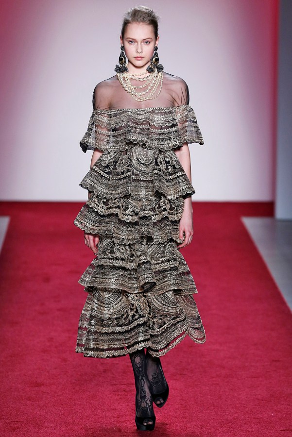 Naeem Khan - Runway - February 2017 - New York Fashion Week