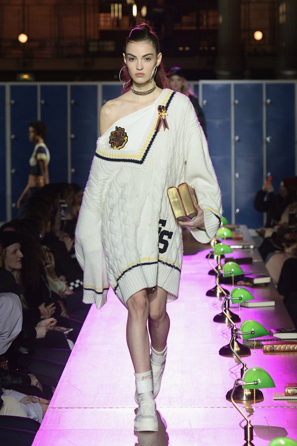 FENTY PUMA by Rihanna : Runway - Paris Fashion Week Womenswear Fall/Winter 2017/2018