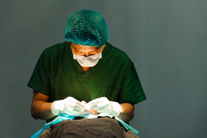 Myth: Exposing a tumor to air during surgery causes cancer to spread