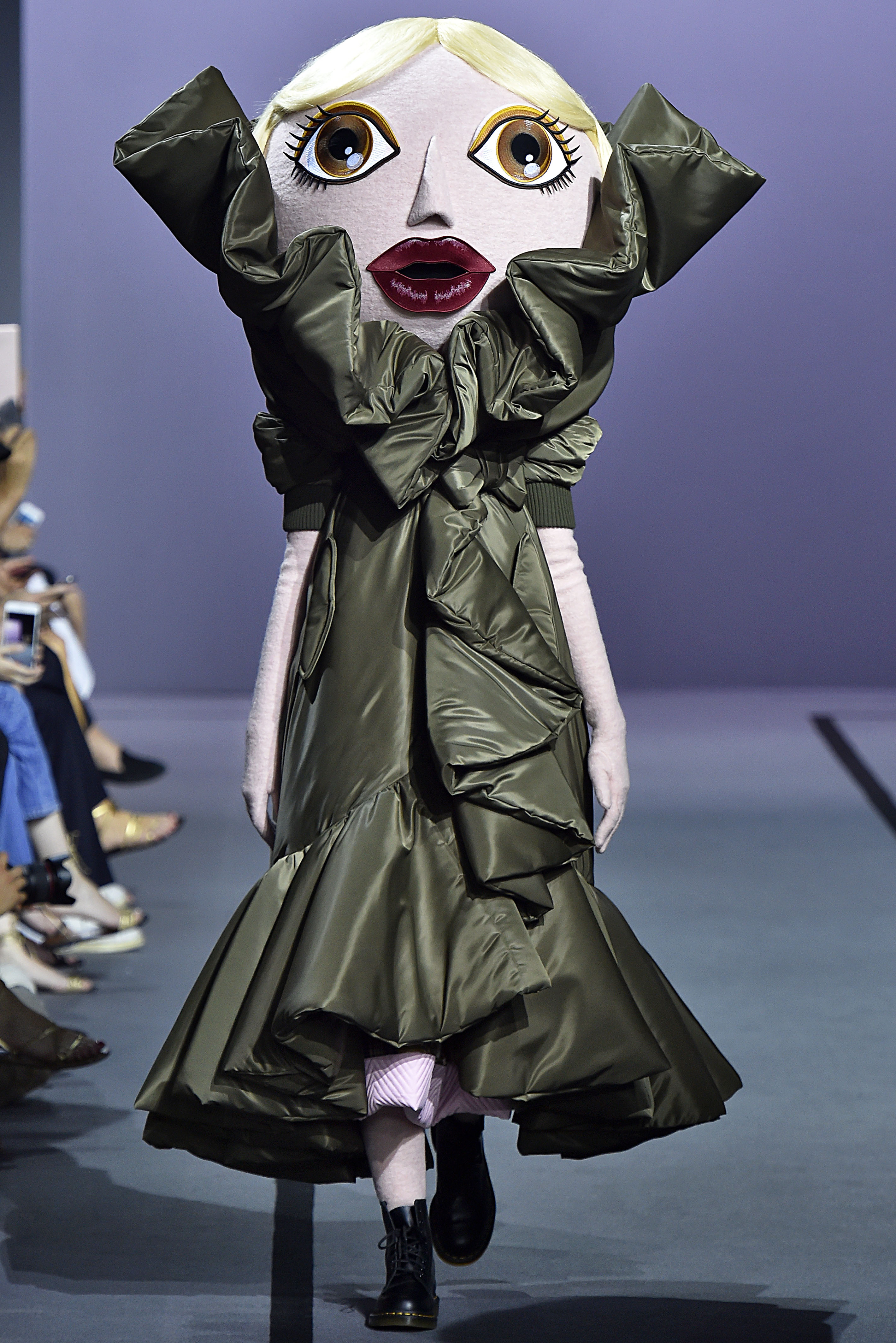 Viktor & Rolf : Runway - Paris Fashion Week - Haute Couture Fall/Winter 2017-2018