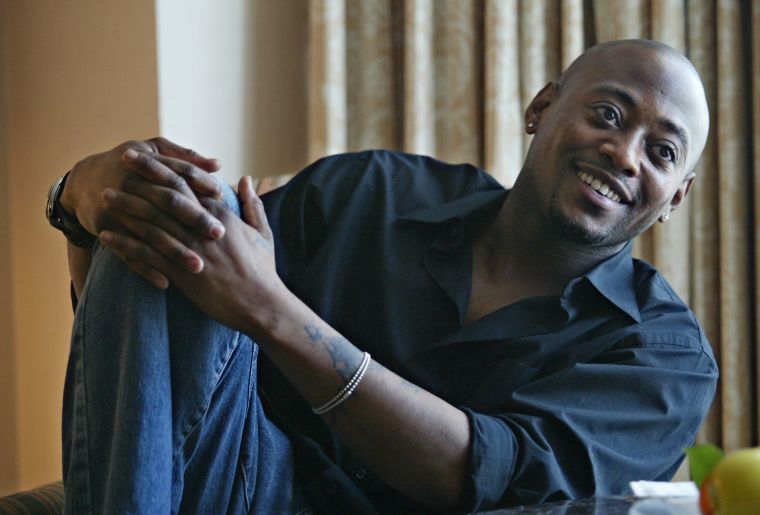 Omar Epps is playing a hot headed boxer opposite Meg Ryan in the film Against The Ropes. Need a dram