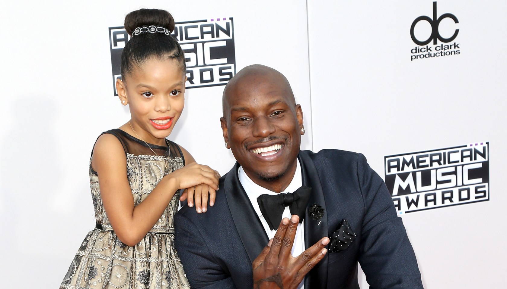 2015 American Music Awards - Arrivals