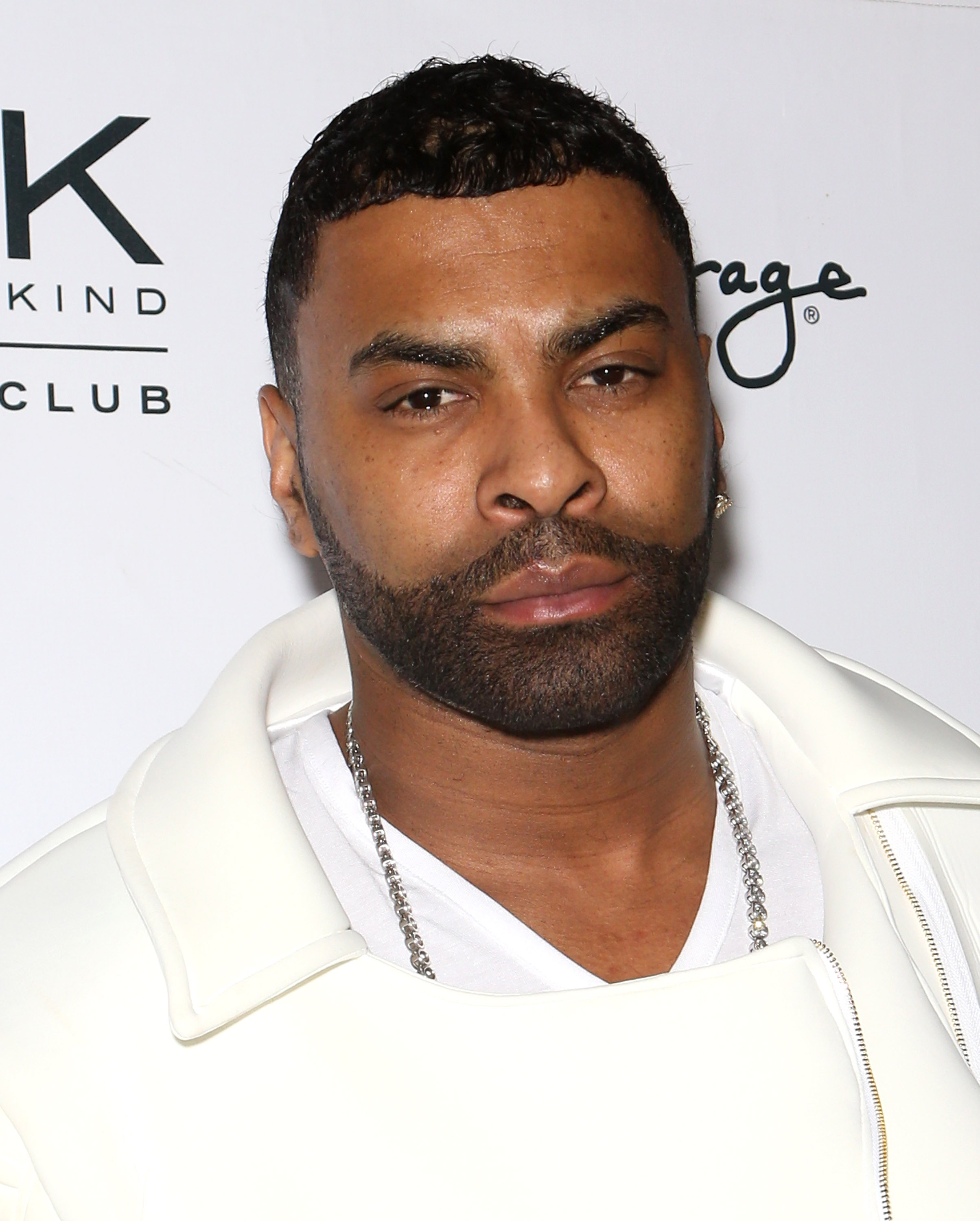 Ginuwine (And His 9 Kids) Share Family Photos With Fans!