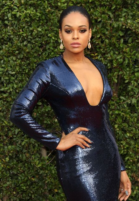 SLEEK AND CHIC