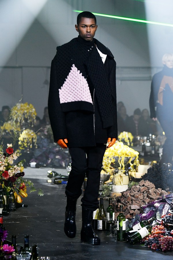 Raf Simons - Runway - February 2018 - New York Fashion Week Mens'